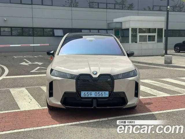 BMW iX xDrive M70