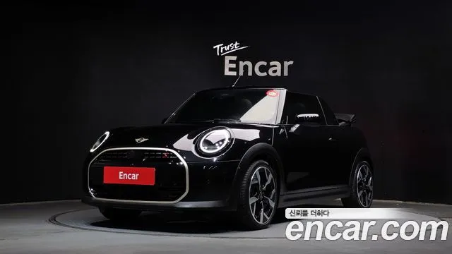 Mini Cooper Convertible Favoured