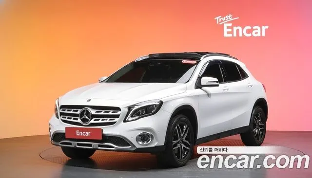 Mercedes-Benz GLA-Class GLA220 Premium