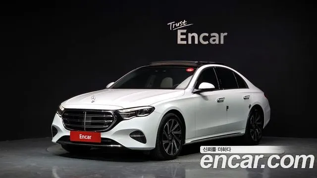Mercedes-Benz E-Class E300 4MATIC Exclusive