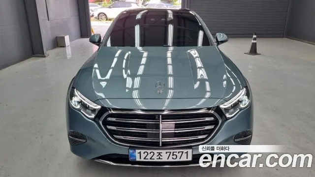 Mercedes-Benz E-Class E300 4MATIC Exclusive