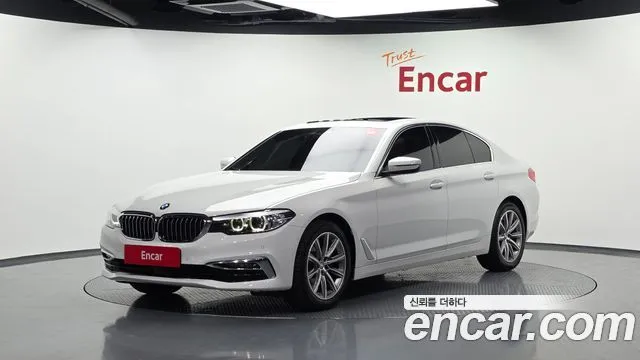BMW 5-Series 520i Luxury