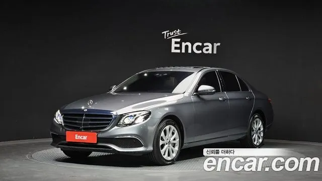 Mercedes-Benz E-Class E300 4MATIC Exclusive