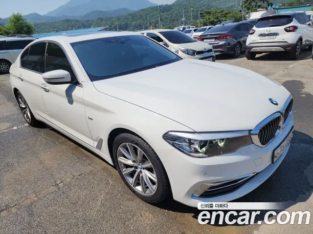 BMW 5-Series 520i Luxury