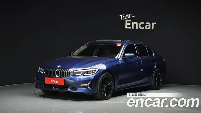 BMW 3-Series 320i Luxury