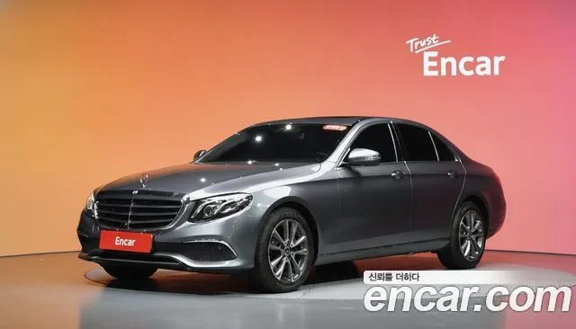 Mercedes-Benz E-Class E300 Exclusive Standard