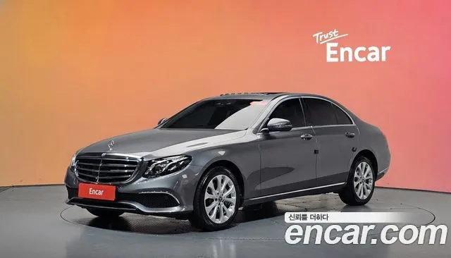 Mercedes-Benz E-Class E300 4MATIC Exclusive