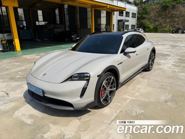 Porsche Taycan 4S Cross Turismo