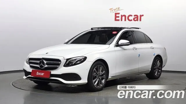 Mercedes-Benz E-Class E300 4MATIC Avnatgarde