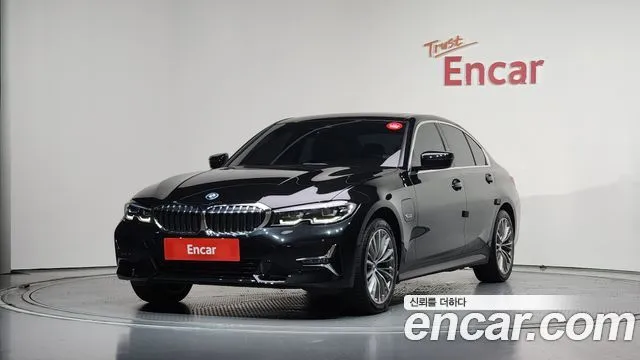 BMW 3-Series 320e Luxury