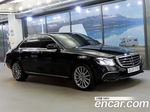 Mercedes-Benz E-Class E300 4MATIC Exclusive