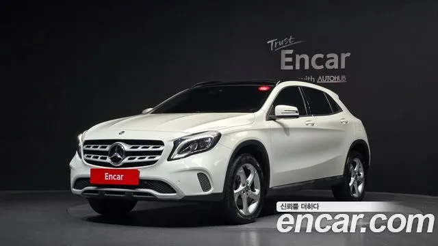 Mercedes-Benz GLA-Class GLA220