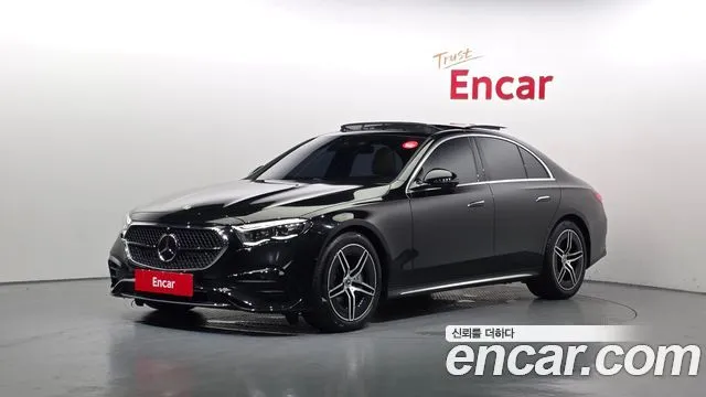 Mercedes-Benz E-Class E300 4MATIC AMG Line