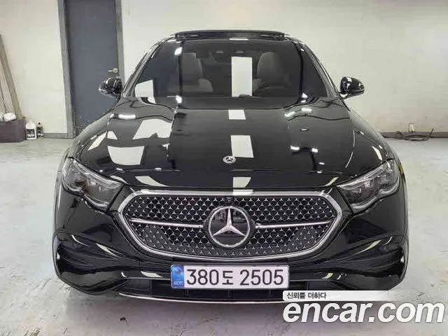Mercedes-Benz E-Class E300 4MATIC AMG Line