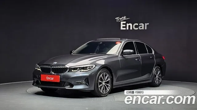 BMW 3-Series 320i