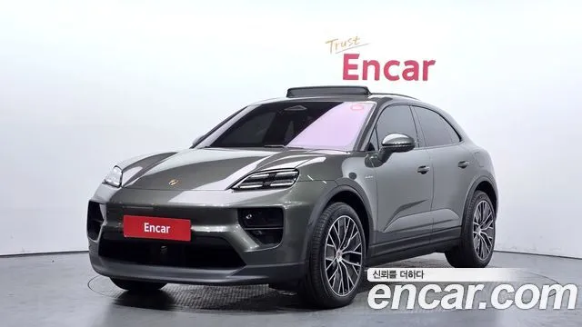 Porsche Macan Base 4