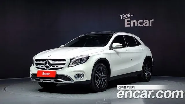 Mercedes-Benz GLA-Class GLA220 Premium