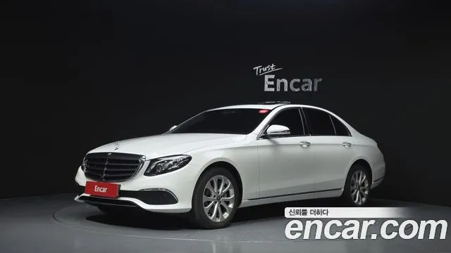 Mercedes-Benz E-Class E300 4MATIC Exclusive