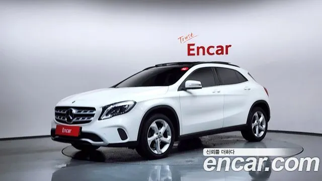 Mercedes-Benz GLA-Class GLA220