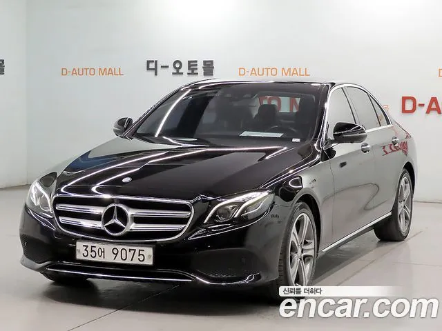 Mercedes-Benz E-Class E300 4MATIC Avnatgarde