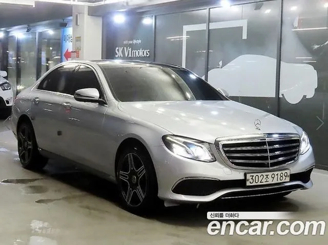Mercedes-Benz E-Class E300 4MATIC Exclusive