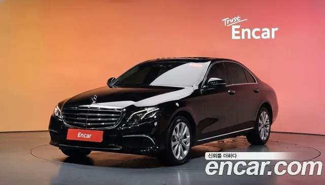 Mercedes-Benz E-Class E300 4MATIC Exclusive