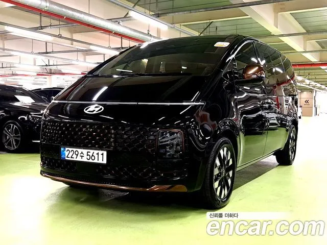 Hyundai Staria HEV 1.6 Lounge 7-Seater