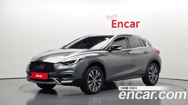 Infiniti QX30 2.0 Essential AWD