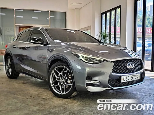 Infiniti Q30 2.0 Premium