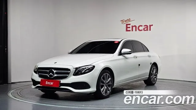Mercedes-Benz E-Class E300 4MATIC Avnatgarde