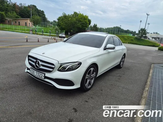 Mercedes-Benz E-Class E300 4MATIC Avnatgarde