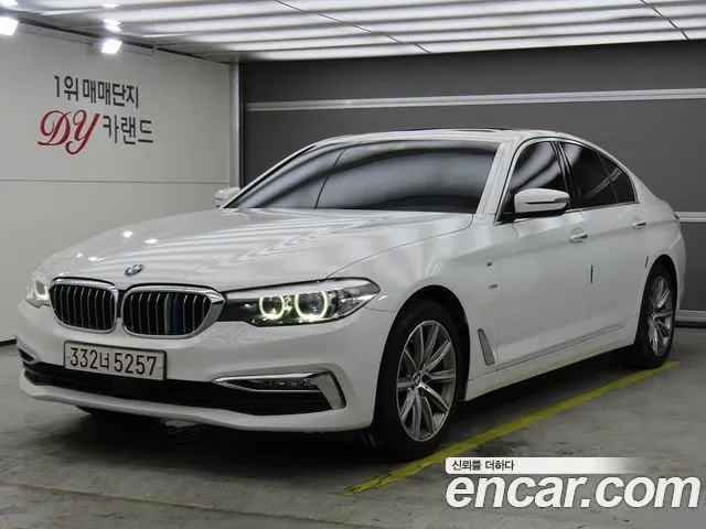 BMW 5-Series 520i Luxury