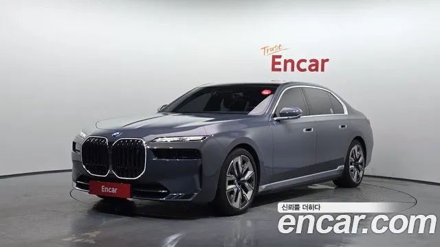 BMW i7 xDrive 60 Design Pure
