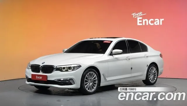 BMW 5-Series 520i Luxury