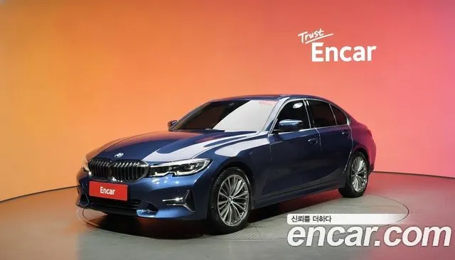 BMW 3-Series 320i Luxury