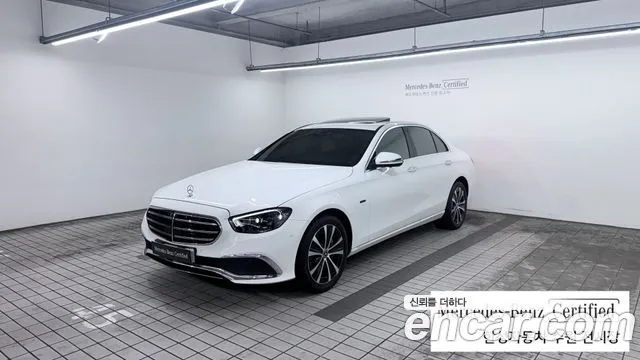 Mercedes-Benz E-Class E300e 4MATIC Exclusive