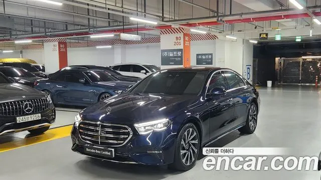 Mercedes-Benz E-Class E300 4MATIC Exclusive