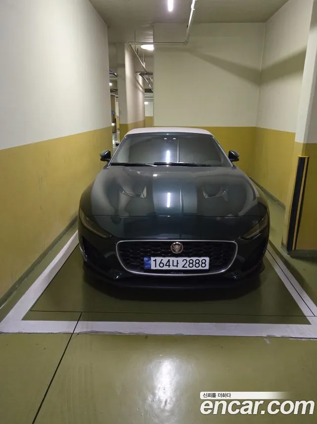 Jaguar F-TYPE P300 Convertible
