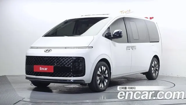 Hyundai Staria HEV 1.6 Lounge 7-Seater