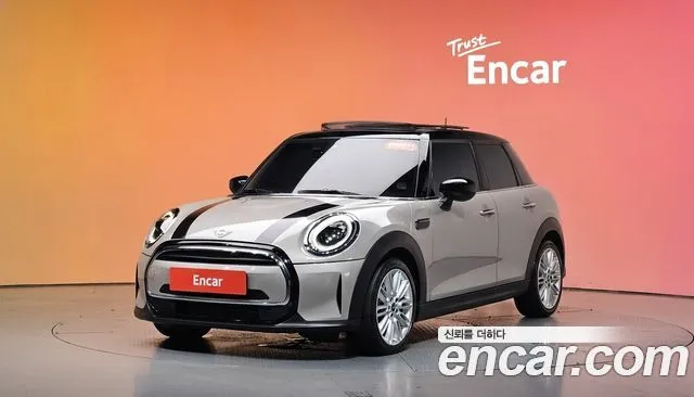 Mini Cooper 5-Door Classic Plus