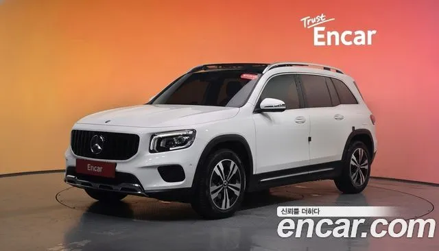Mercedes-Benz GLB-Class GLB220