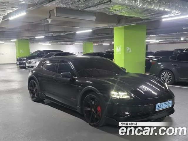 Porsche Taycan 4S Cross Turismo