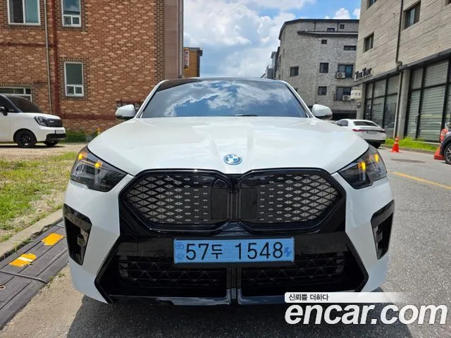 BMW iX2 eDrive 20 M Sport