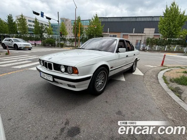 BMW 5-Series 520i