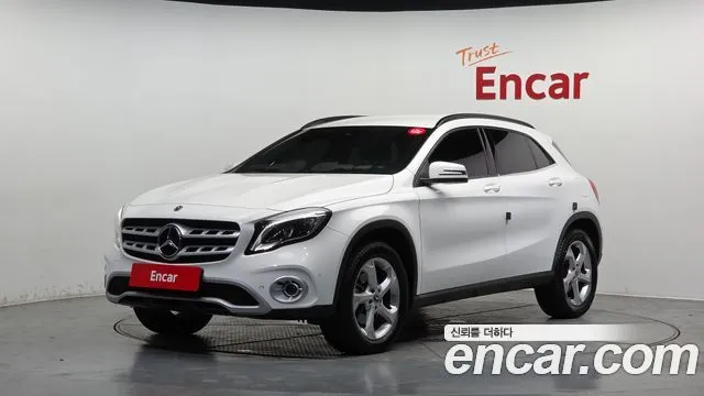Mercedes-Benz GLA-Class GLA220