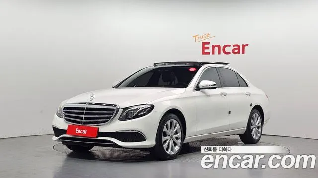 Mercedes-Benz E-Class E300 4MATIC Exclusive