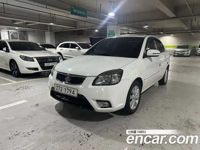 Kia pride 4DR 1.6 CVVT SLX
