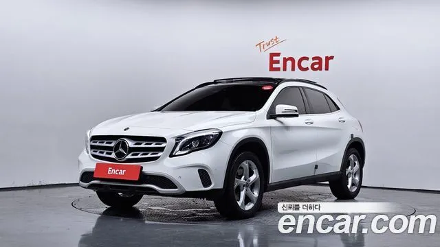 Mercedes-Benz GLA-Class GLA220