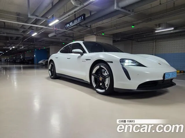 Porsche Taycan 4S