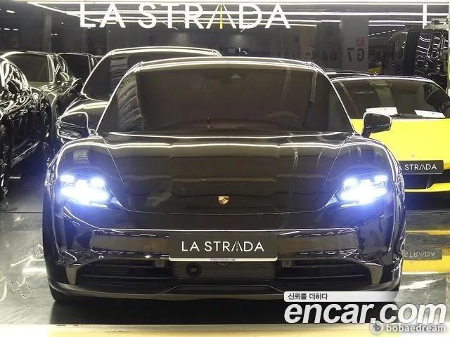 Porsche Taycan Base